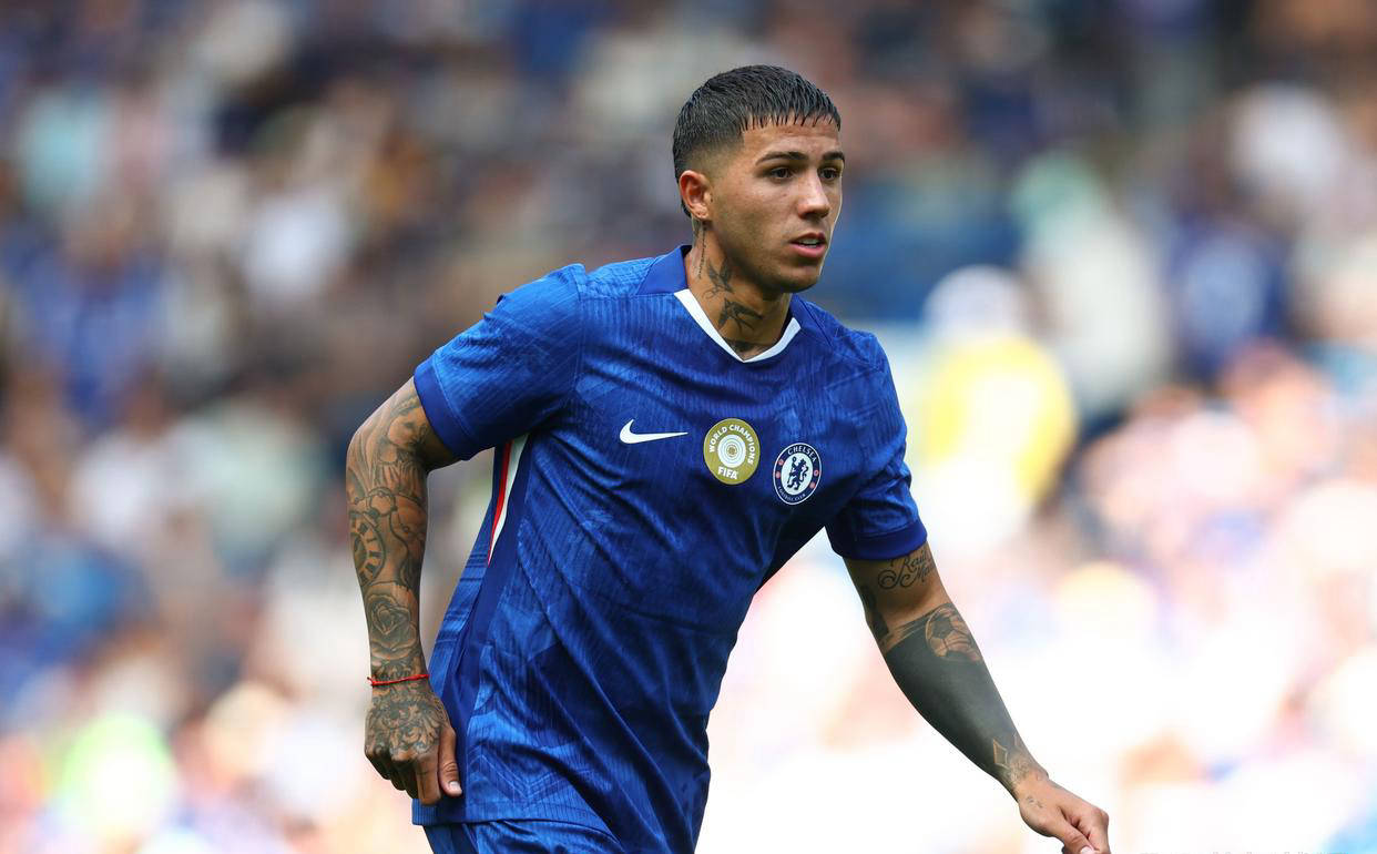 阿根廷中场恩佐示好皇马,切尔西核心未来悬念重重,或将12亿欧转战西甲